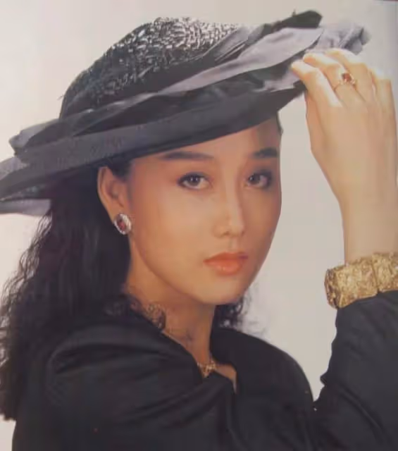 賭王幼女去清華附小當老師，曾被傳是利智的孩子，難怪賭王偏愛她