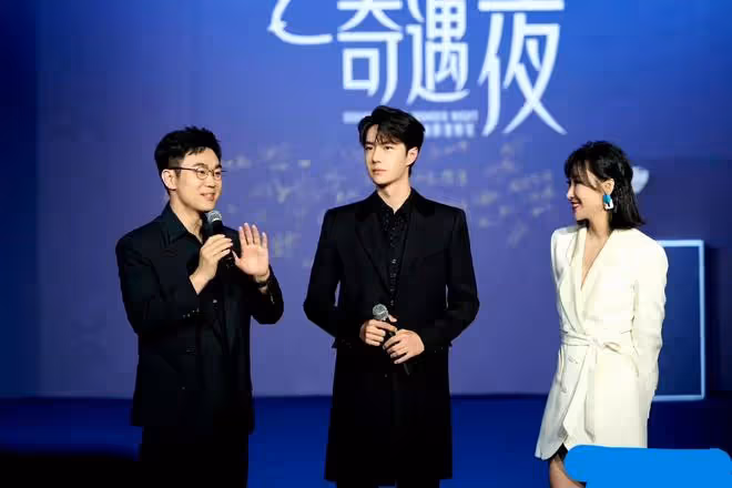 上海這一夜:周潤發沈騰相逢恨晚聊嗨了,大鵬王一博自帶笑料
