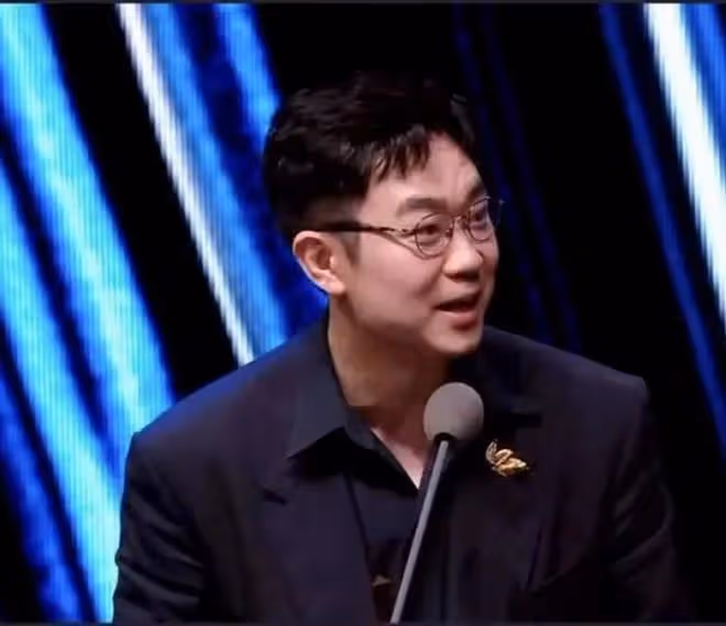 上海這一夜:周潤發沈騰相逢恨晚聊嗨了,大鵬王一博自帶笑料