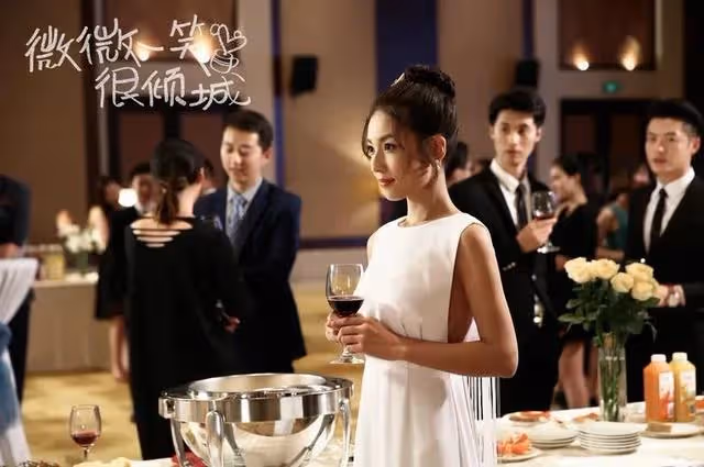 《你給我的喜歡》慶功宴,王子奇王玉雯同框秀恩愛,女配美爆