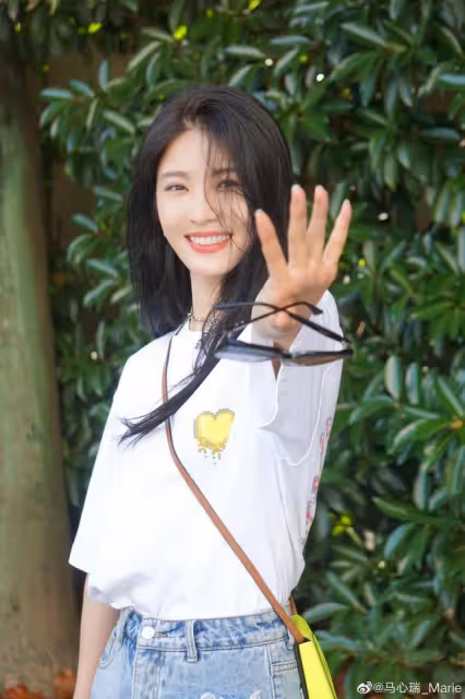 《你給我的喜歡》慶功宴,王子奇王玉雯同框秀恩愛,女配美爆