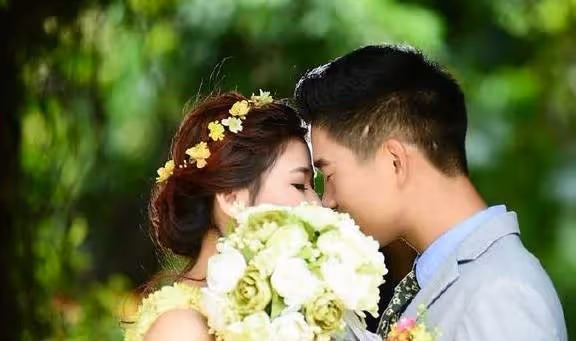 生完女兒坐月子 「婆婆竟給我吃剩飯」我生氣全倒進垃圾桶 隨後「推開廚房門」瞬間淚如雨下！