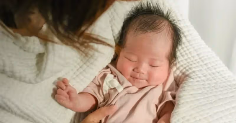 讓老婆回娘家坐月子,老公馬上帶著前女友回家「重溫舊情」,2天後的一則訊息讓老公崩潰痛哭!