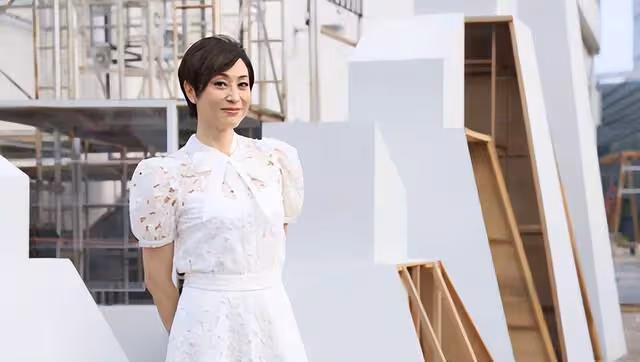 香港知名女星拍新劇被指教壞小孩,曾因介入三角戀,想過寫遺書