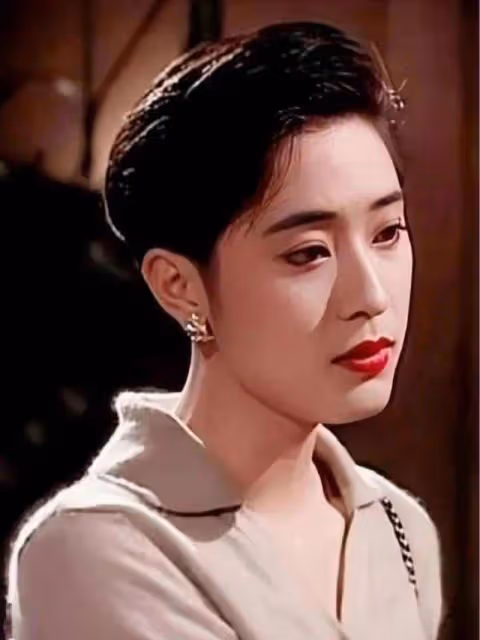 香港知名女星拍新劇被指教壞小孩,曾因介入三角戀,想過寫遺書