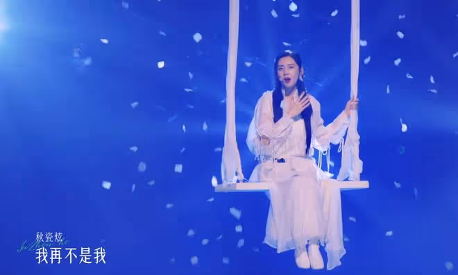 徐懷鈺已成姐姐們的新團寵,主動擁抱賈靜雯,噘嘴撒嬌自信心爆棚