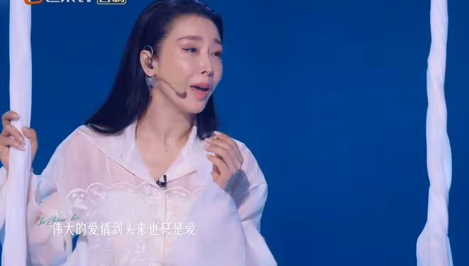 徐懷鈺已成姐姐們的新團寵,主動擁抱賈靜雯,噘嘴撒嬌自信心爆棚