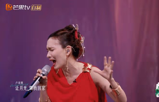 徐懷鈺已成姐姐們的新團寵,主動擁抱賈靜雯,噘嘴撒嬌自信心爆棚