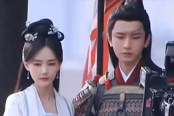 成毅鄭業成風波升級,更多替身細節被扒,楊紫無辜「躺槍」