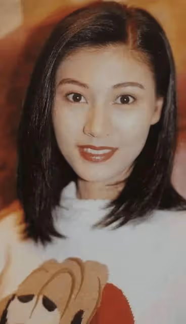 52歲李嘉欣曬美照,穿文胸秀馬甲線和4塊腹肌,強調稱未添加濾鏡