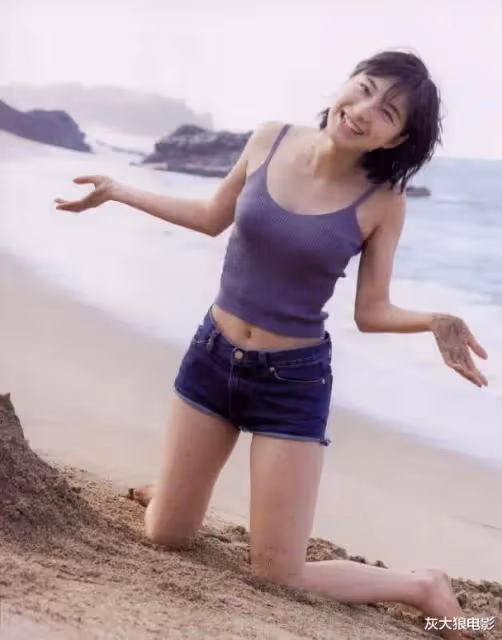 日本熟女影星被爆出軌,對象竟是個胖廚子?