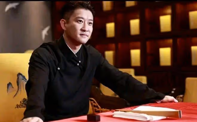 曹雲金:可能要放大招了,直播間請好友話話家常,算是打的懷舊牌