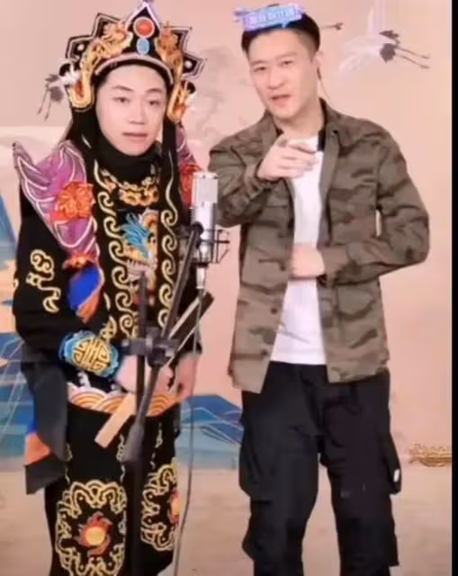 曹雲金:可能要放大招了,直播間請好友話話家常,算是打的懷舊牌