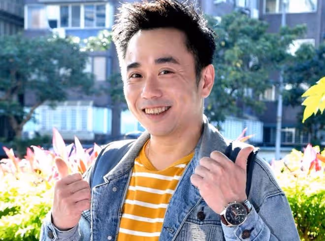 18歲知名童星當清潔工賺錢,稱辛苦又勞累!70萬積蓄已被老爸虧光