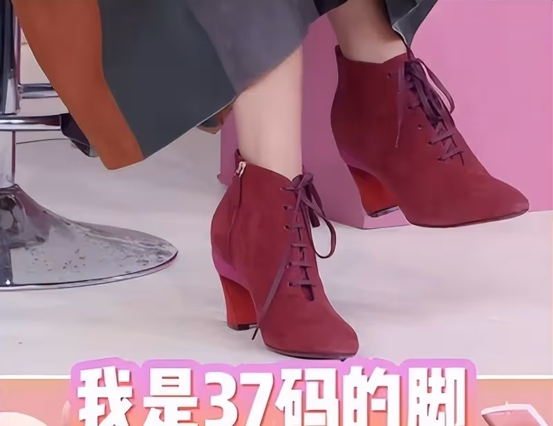 王詩晴7天走19場秀,跑道腳上貼520膠水:大不了撕掉皮