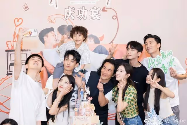 王子奇、王玉雯首次同框走紅毯，三搭的默契！