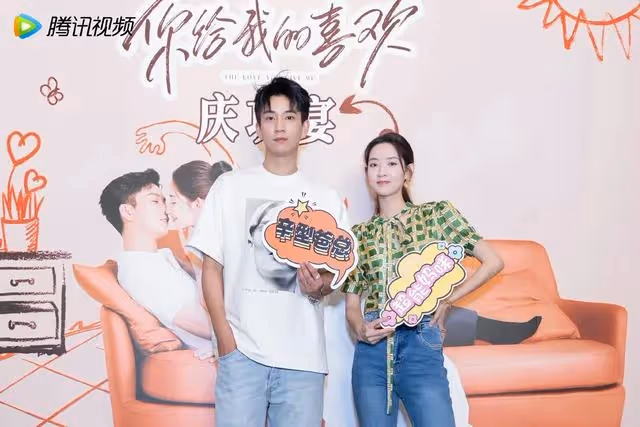 王子奇、王玉雯首次同框走紅毯，三搭的默契！