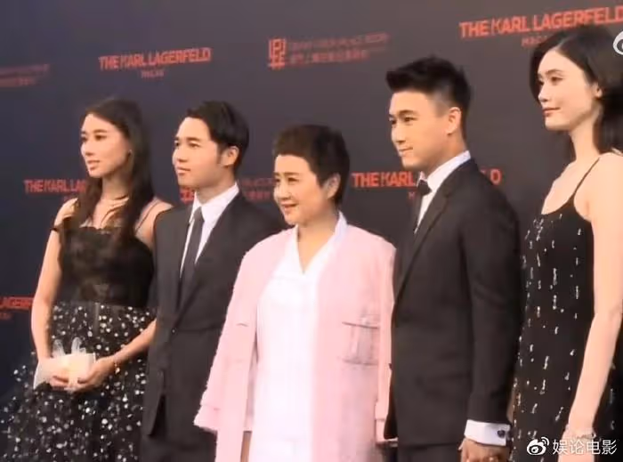 賭王三房出席活動,何超瓊站C位力撼四太,三太倆子女出席顯勢弱