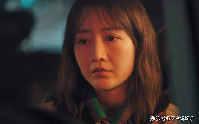 《熟年》大熱天還燒壁爐?倪偉貞的小資生活,離不開火焰的襯托