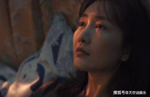 《熟年》大熱天還燒壁爐?倪偉貞的小資生活,離不開火焰的襯托