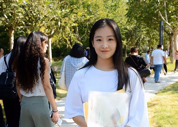 浙川少女身著高時尚旗袍起舞，引發爭議，我反應霸道，被所有妹子認可