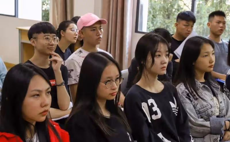 浙川少女身著高時尚旗袍起舞,引發爭議,我反應霸道,被所有妹子認可