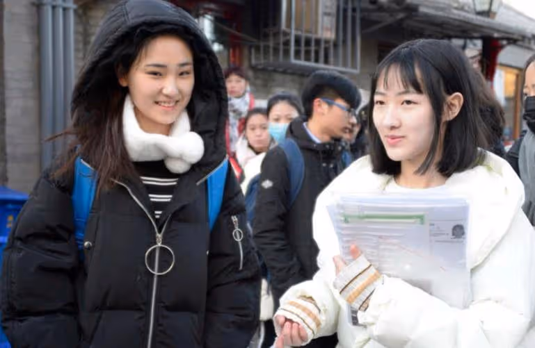 浙川少女身著高時尚旗袍起舞,引發爭議,我反應霸道,被所有妹子認可