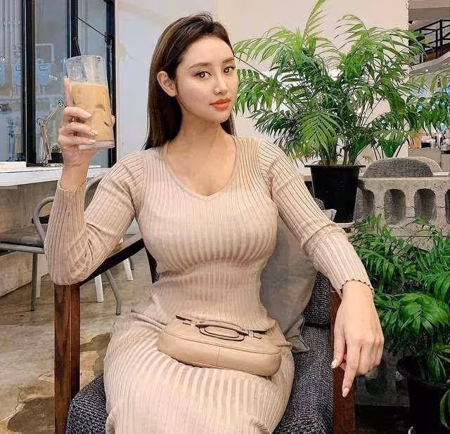 140斤的國外健身模特,「微胖」卻美得犯規,36D和翹臀曼妙迷人