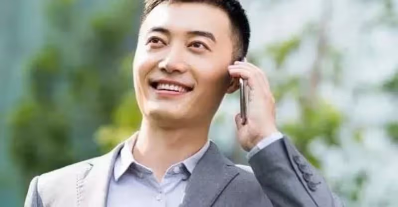 我送兒子上大學，打電話給當教授的老同學，他直接掛斷我的電話