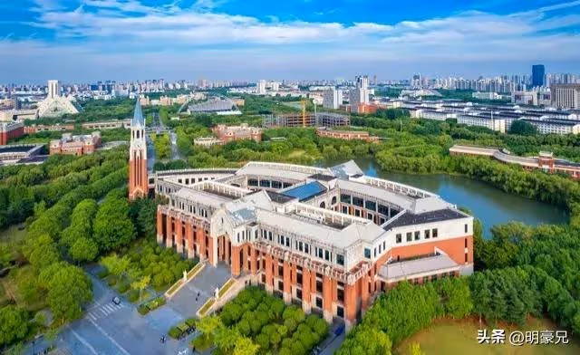 我送兒子上大學,打電話給當教授的老同學,他直接掛斷我的電話
