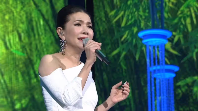 林心如夫婦合體秀恩愛,拎35萬包包打扮似少女,霍建華摟太太肩膀