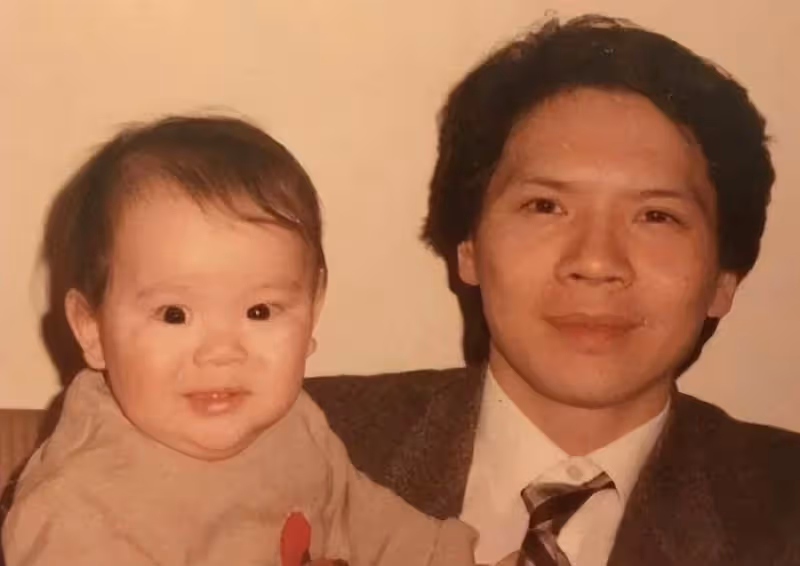 向華強原配丁佩，面對「插足」的陳蘭，不哭不鬧笑著「讓位」成全最體面的「婚外情」40年後才知：她是真的明智