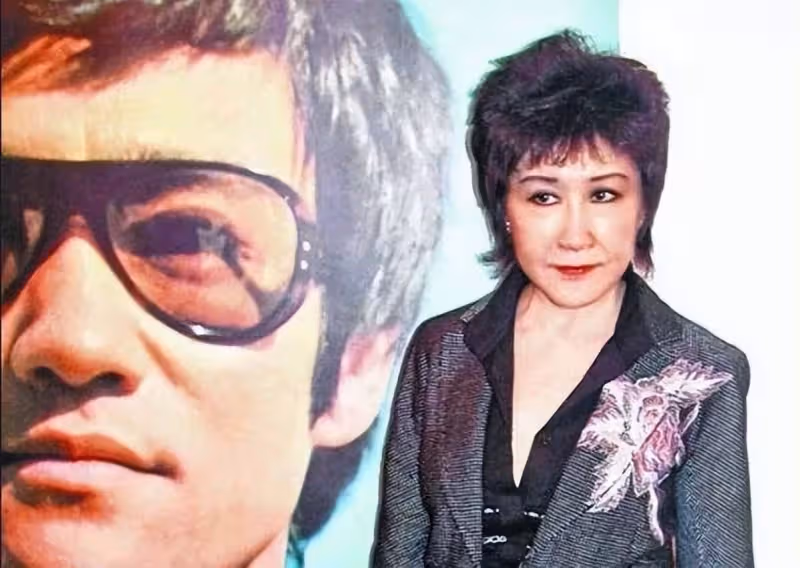向華強原配丁佩,面對「插足」的陳蘭,不哭不鬧笑著「讓位」成全最體面的「婚外情」40年後才知:她是真的明智