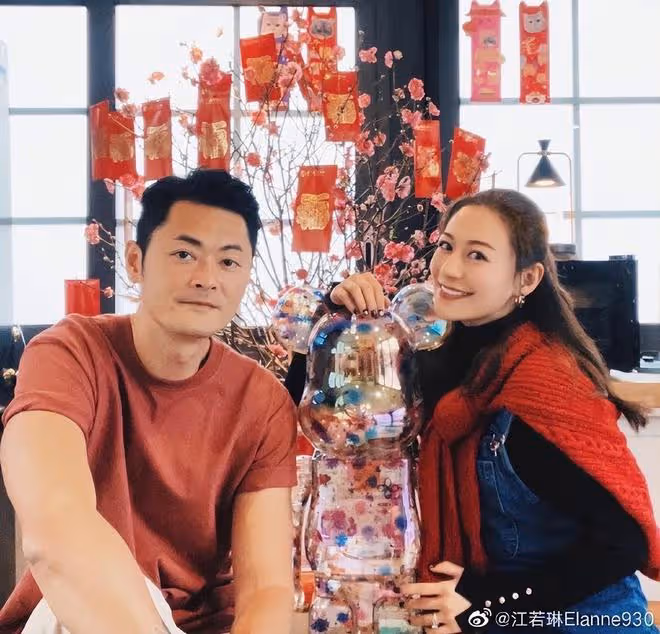 曹雲金前任江若琳官宣生子,一家三口首同框,寶貝正臉曝光像媽媽