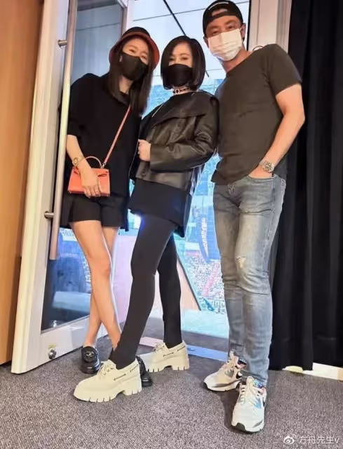 霍建華悄悄返台陪老婆看演唱會,甜摟林心如放閃,再打臉婚變謠傳
