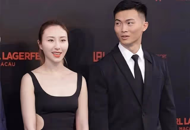 突發!香港知名男星患重病,身體虛弱不便露面,富二代妻子感擔憂