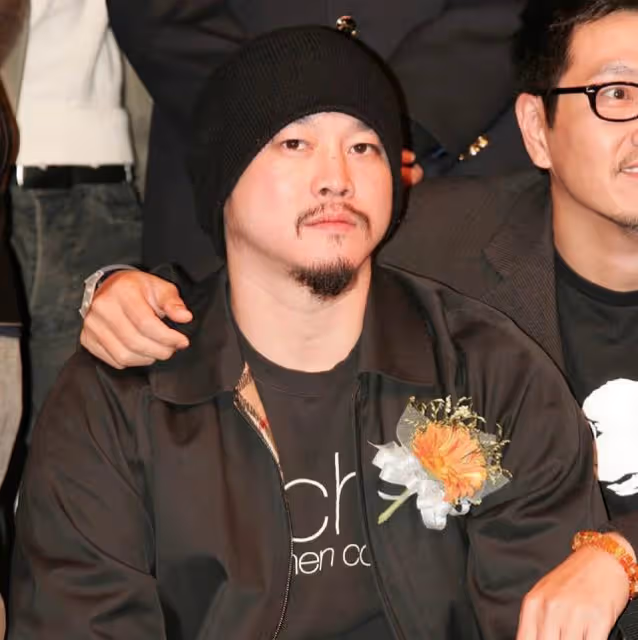 突發!香港知名男星患重病,身體虛弱不便露面,富二代妻子感擔憂