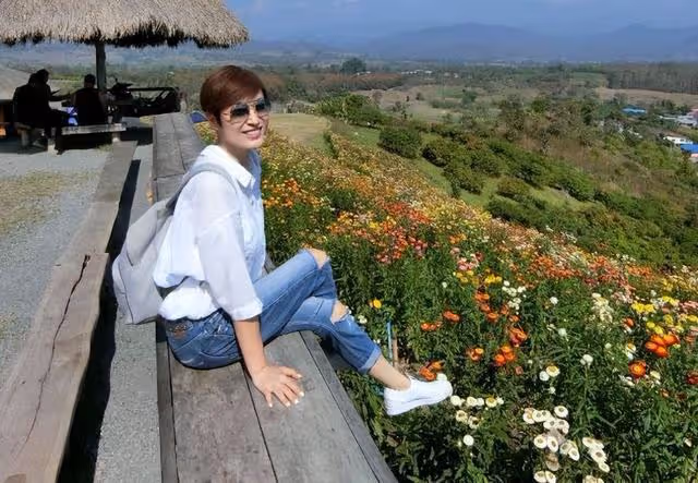 仍待字閨中!55歲女星自認還憧憬愛情,被閨蜜投訴戀愛腦也不在怕