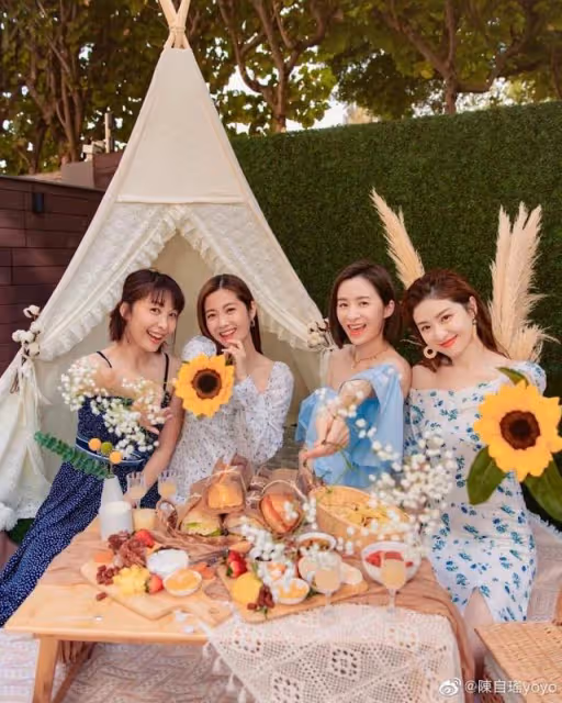 TVB女星與圈中高顏值姐妹團露營！有人嫁豪門，被指美女配野獸