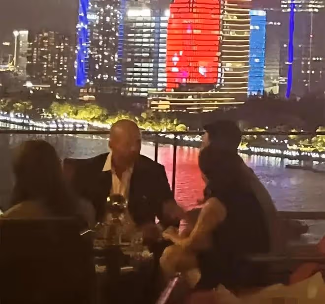 吳京:請傑森斯坦森吃百元水餃被嘲,此前新片發布會上被指不穩重