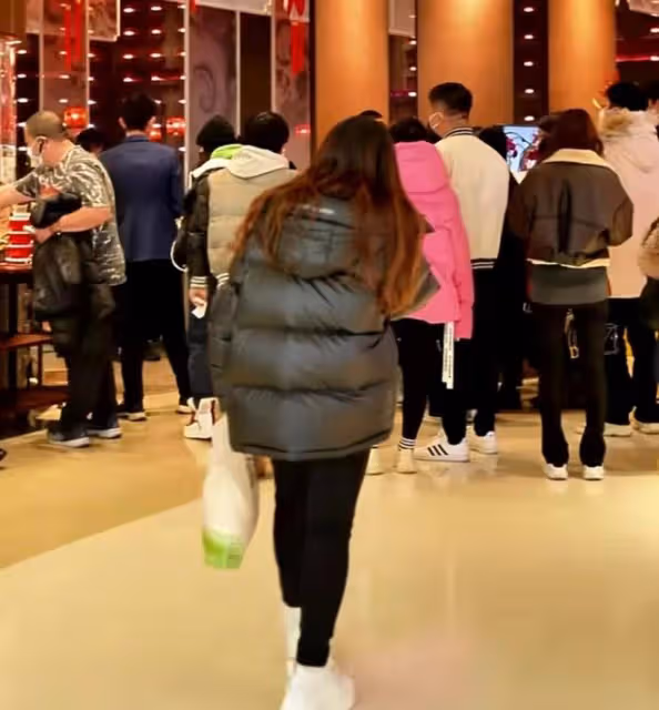 汪小菲怒斥麻六記副總裁,重慶裝修店面質量差,負責人當場被開除