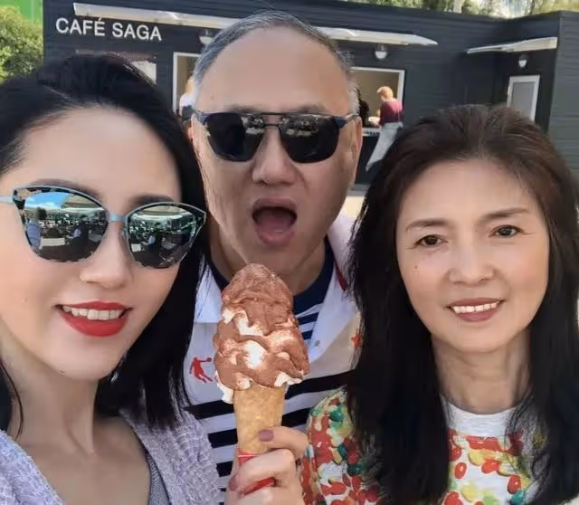 90後開始做全職兒女：把父母當老闆，關係更好了