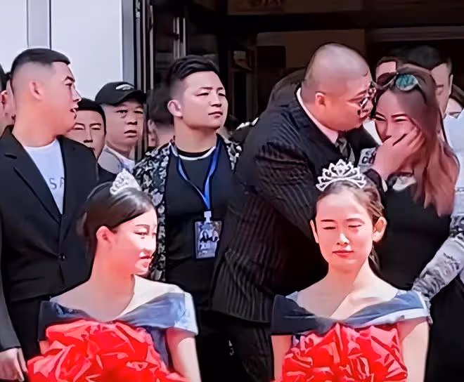 網紅喝酒又出事:二驢喝酒被送進搶救室,目前仍沒脫離生命危險