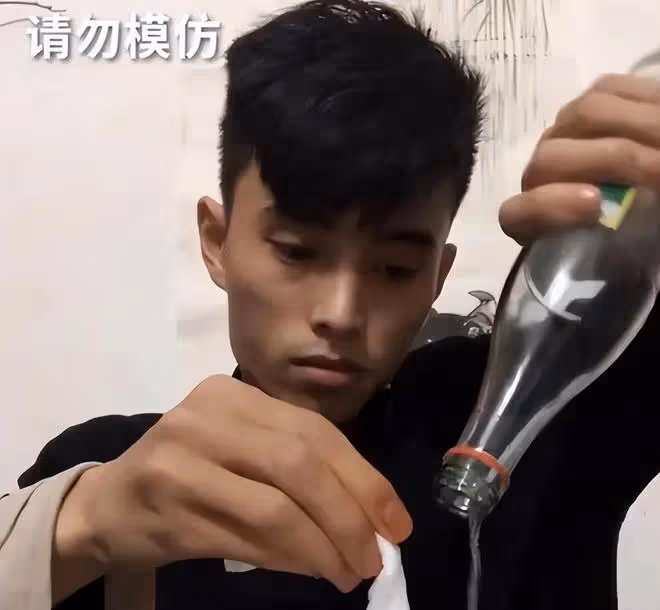 網紅喝酒又出事：二驢喝酒被送進搶救室，目前仍沒脫離生命危險