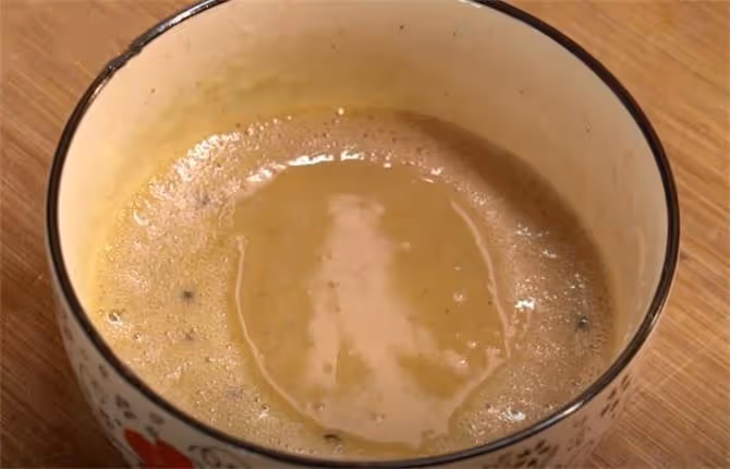 1碗麵粉2勺鹽,學會這個獨家秘訣,60秒一張,涼了也不會發硬