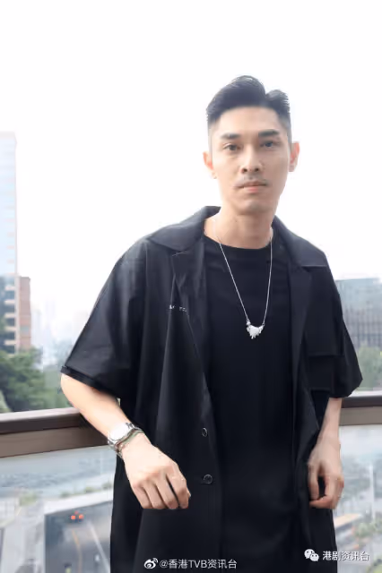 未婚妻甜蜜稱呼他作關伯!TVB當紅男星帶笑回應「老婆」整容