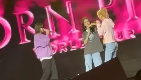 Jennie出事了!唱一半直接下場 公司急曝原因