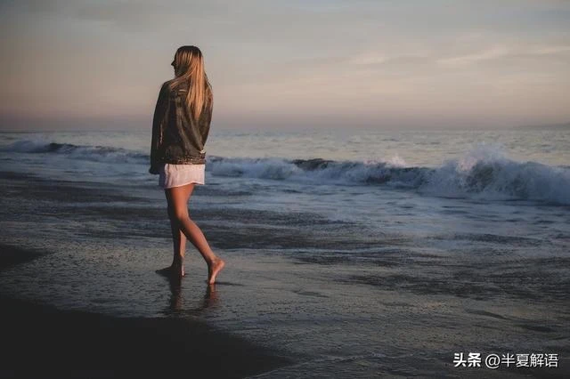 岳父住院女婿陪床照顧7天，小舅送來1萬，岳母：養老還是得靠兒子