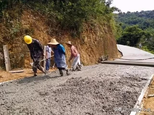 真實故事:我爸52歲帶著鄰居私奔了，我支持他，我媽狠狠地打了我