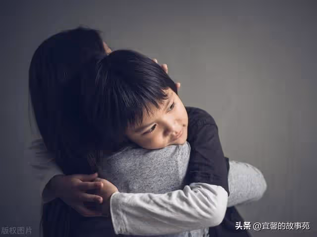 我42歲,我爸30年不見我,要求我送2套房子給後媽的2個兒子